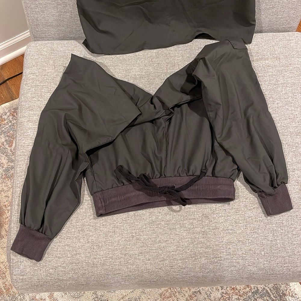 ✨Dolan Original Scrub set - Picture 8 of 8